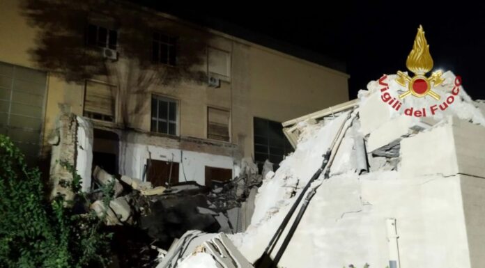 Cagliari, Crolla Aula Magna Università, per ora nessun ferito