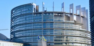 Parlamento Ue chiede punti di ricarica per veicoli elettrici ogni 60 km