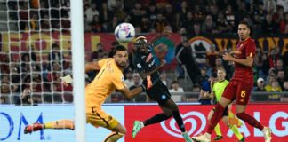 Il Napoli vince anche a Roma, giallorossi piegati da Osimhen