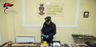 Scoperto un arsenale con armi e droga nel quartiere Librino di Catania