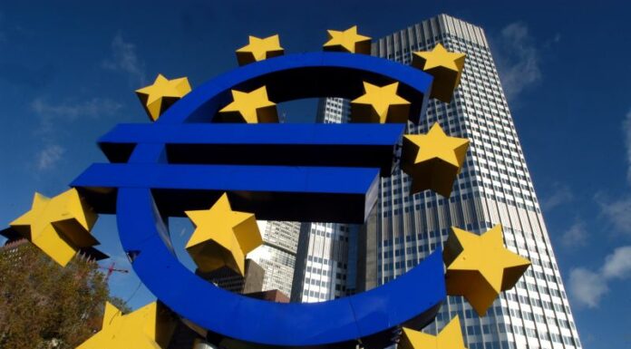 La Bce alza tassi di 0,75 punti e prevede ulteriore crescita