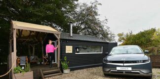 Hyundai ha inaugurato il primo hotel al mondo alimentato da IONIQ 5