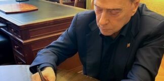 Berlusconi torna al Senato “Eccomi di nuovo”