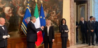 A Palazzo Chigi il passaggio di consegne fra Mario Draghi e il nuovo premier Giorgia Meloni