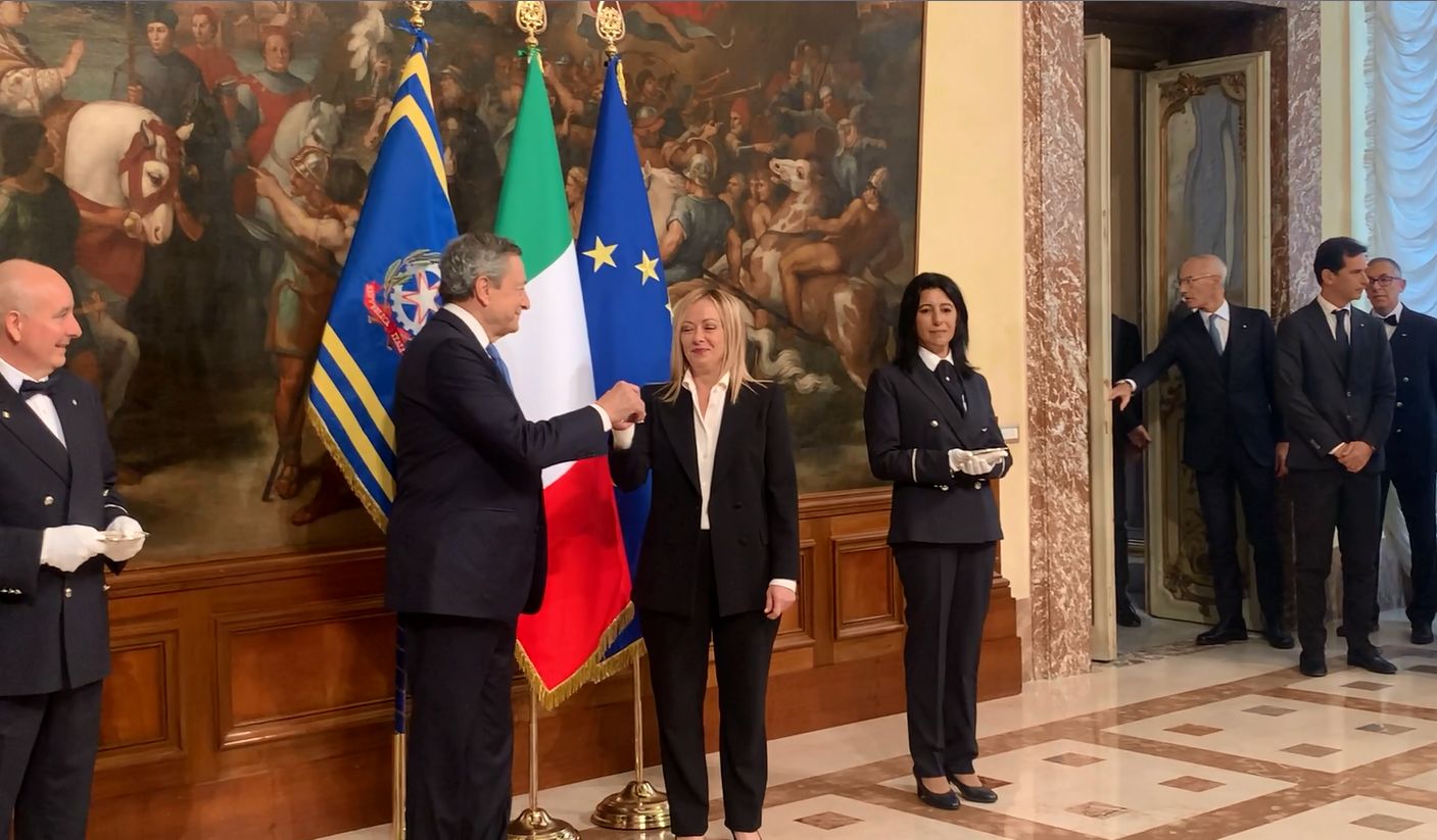A Palazzo Chigi il passaggio di consegne fra Mario Draghi e il nuovo premier Giorgia Meloni