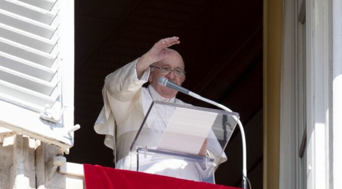 Papa “La pace non è mai armata nè violenta”