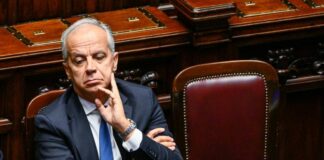 Piantedosi “Fermeremo solo i rave, non decidono i social”