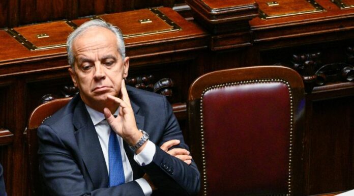 Piantedosi “Fermeremo solo i rave, non decidono i social”