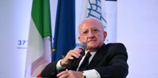 De Luca “La Campania sosterrà l’Aerospazio, settore strategico”