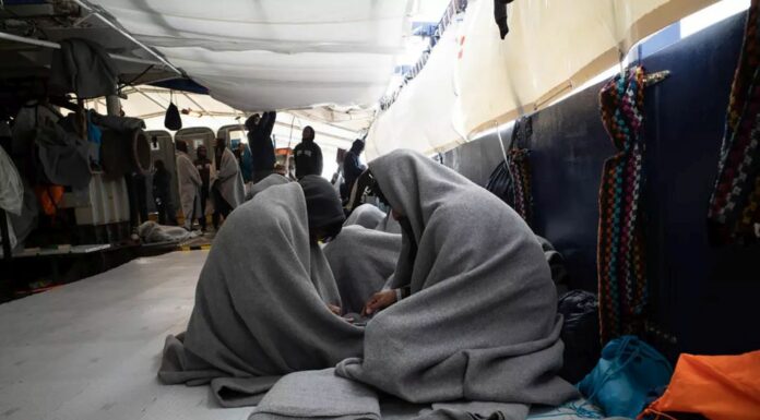 Sbarcati a Catania 155 migranti da “Humanity 1”, 24 ancora a bordo