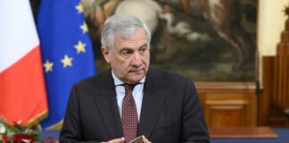 Migranti, Tajani “Linea dura con le Ong, serve un patto a livello Ue”