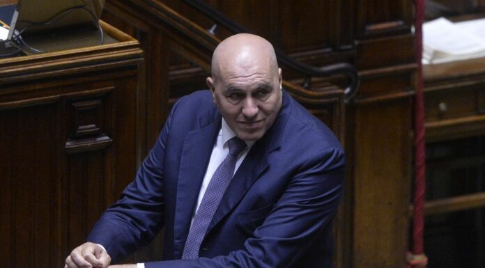 Ucraina, Crosetto “Conte stia sereno, seguiremo le leggi come sempre”