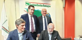 Presidente Bonaccini firma autorizzazione per rigassificatore di Ravenna