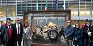 Mafia, Resti auto scorta Falcone in Piazza CIttà di Lombardia