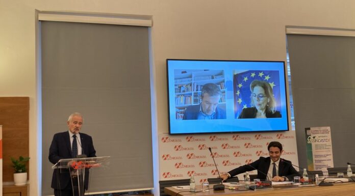 Assindatcolf, costo per badanti può arrivare a 30mila euro l’anno