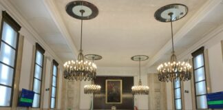 Milano, minuto di silenzio a Palazzo Marino per studente investito