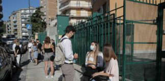 Scuola, 80 mila studenti bocciati per troppe assenze