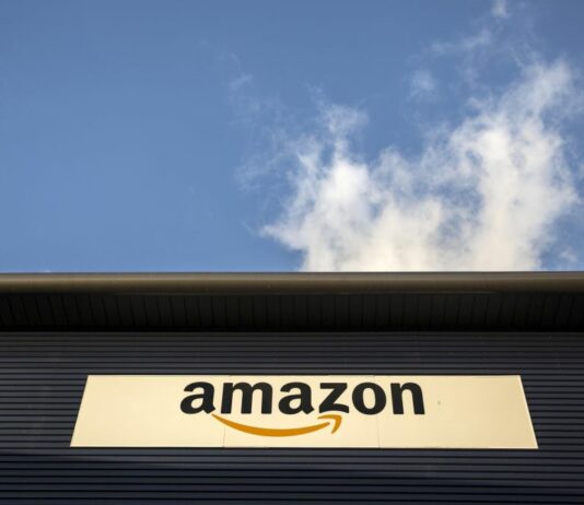Amazon Leo chiede autorizzazione alla FCC per realizzare costellazione di satelliti D2D
