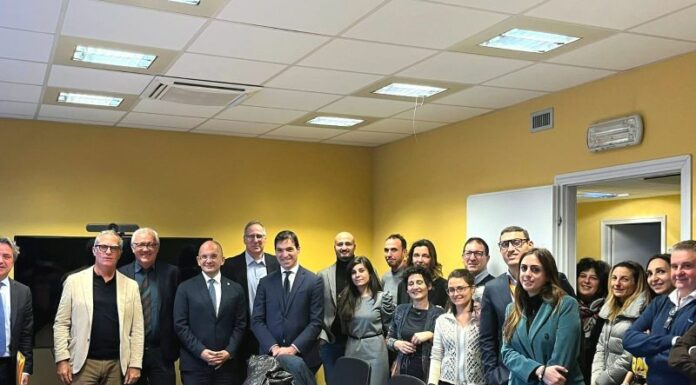 Acquaroli visita la sede di Macerata dell’ufficio per la ricostruzione