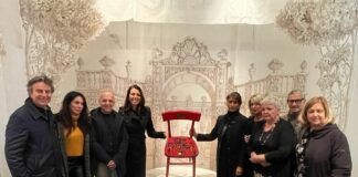 Violenza donne, in Liguria a Palazzo Ducale collocata #lasediarossa