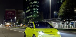 Abarth presenta la prima elettrica, la 500e diventa una belva