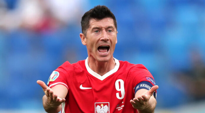 Lewandowski sbaglia un rigore, Messico-Polonia 0-0