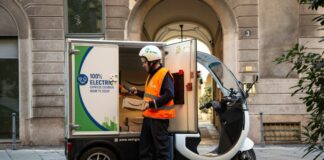 Amazon presenta i suoi hub di micromobilità in Italia