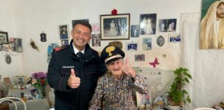 Parenti bloccati dal maltempo, a Favignana zia Rosina festeggia i 101 anni con i carabinieri
