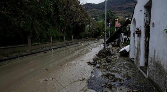 Frana a Ischia, una donna morta e 11 dispersi