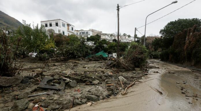 Frana a Ischia, i soccorritori alla ricerca dei dispersi