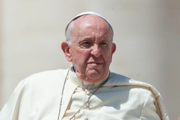 Roma, Papa Francesco all'udienza generale settimanale in Piazza San Pietro.