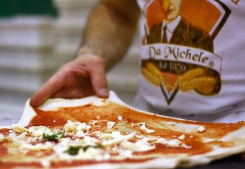 Da Antica Pizzeria Da Michele prima pizza certificata blockchain