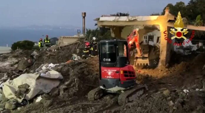 A Ischia si continua a scavare, ancora 4 persone disperse