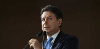 Ucraina, Conte “Inviare armi non può più essere la soluzione”