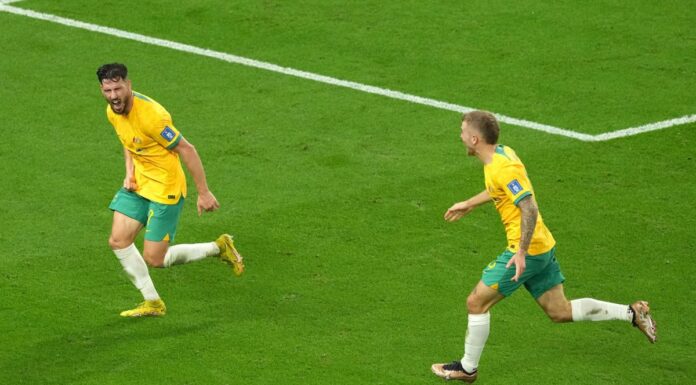 L’Australia batte 1-0 la Danimarca e vola agli ottavi