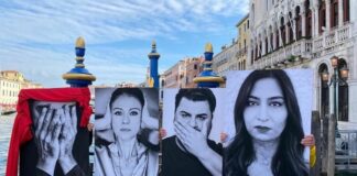 “I Muri del Silenzio” salgono in gondola a Venezia