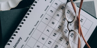 Foglio presenze: con quali strumenti si può compilare calendario da tavolo