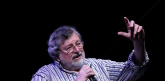 Francesco Guccini torna con “Canzoni da intorto”