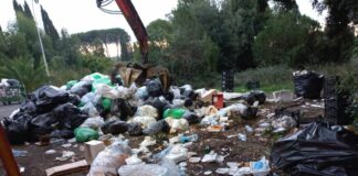 Roma, rimossi 57 quintali di rifiuti a largo Perassi