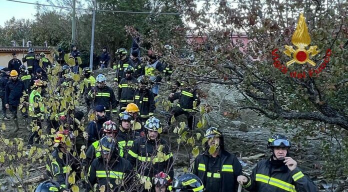 A Ischia si scava alla ricerca dell’ultima persona dispersa
