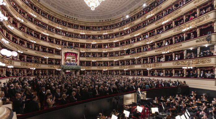 Tredici minuti di applausi per il Godunov alla Scala, ovazione per Mattarella