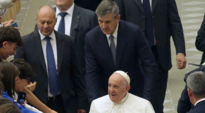 Papa Francesco “Sulla guerra vinca la pace”