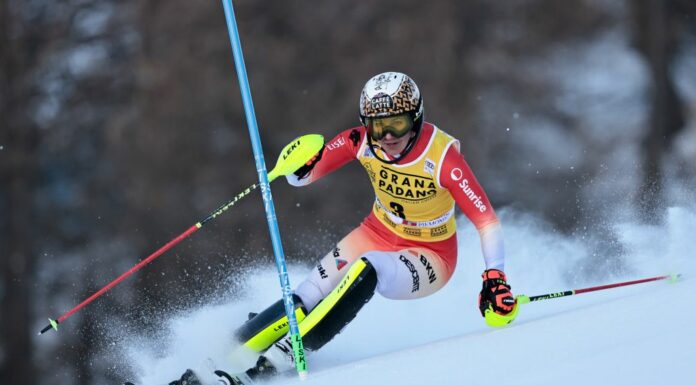 Sci alpino, Holdener vince Slalom a Sestriere