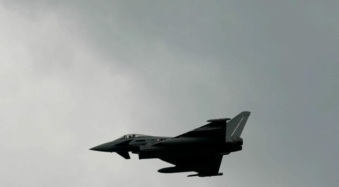 Aereo militare precipita nel Trapanese, disperso il pilota