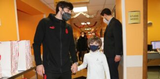 Giocatori del Milan incontrano piccoli ricoverati Policlinico Milano