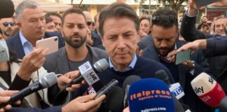 Conte a Palermo “Il Governo recupera soldi togliendoli ai poveri”