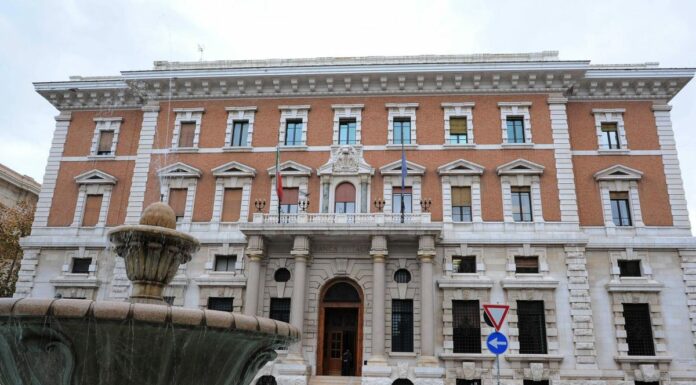 Pil, Bankitalia rivede stime al rialzo ma pesa lo scenario energetico