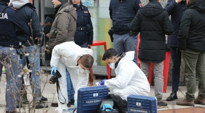 Agguato a Milano, ucciso il titolare di un bar