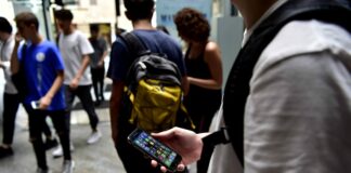 Stop ai cellulari in classe, il ministero invia la circolare alle scuole