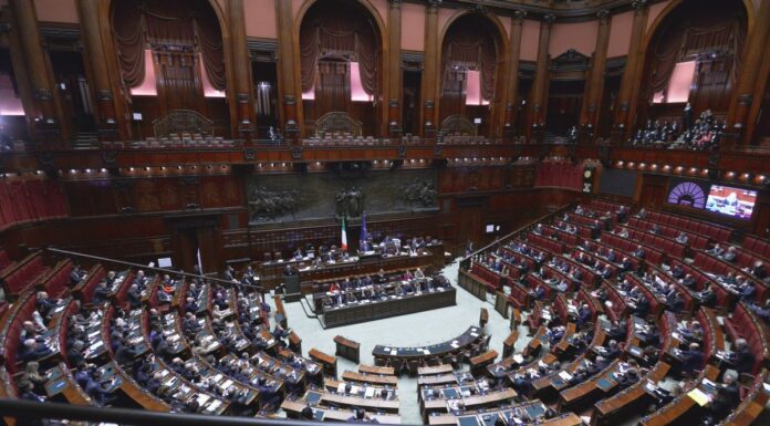 Manovra, il Governo pone la fiducia alla Camera